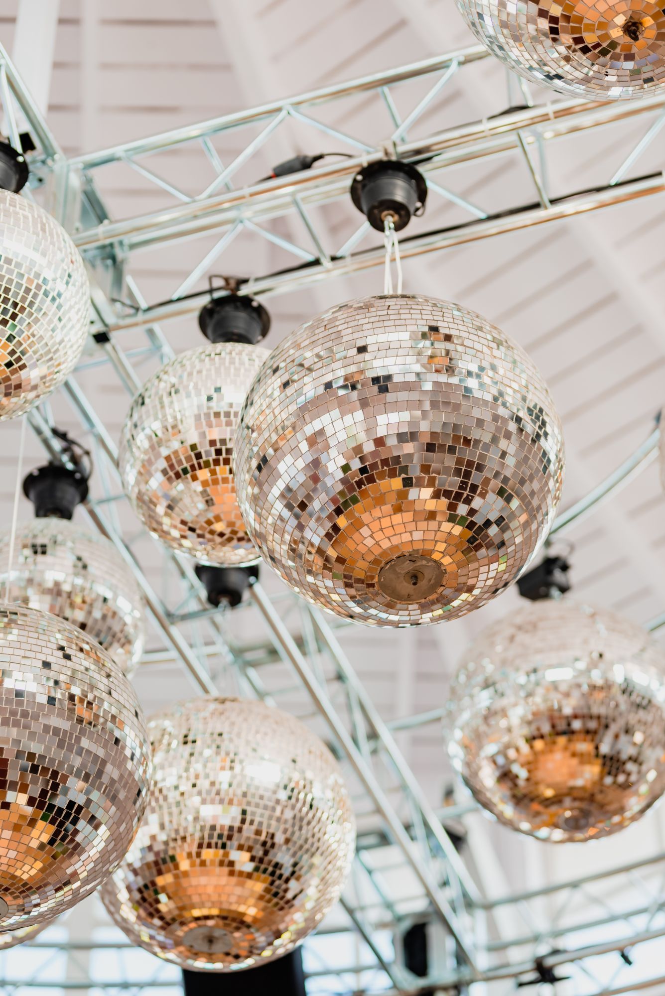 Bolas de espejos colgantes — Mar Eventos