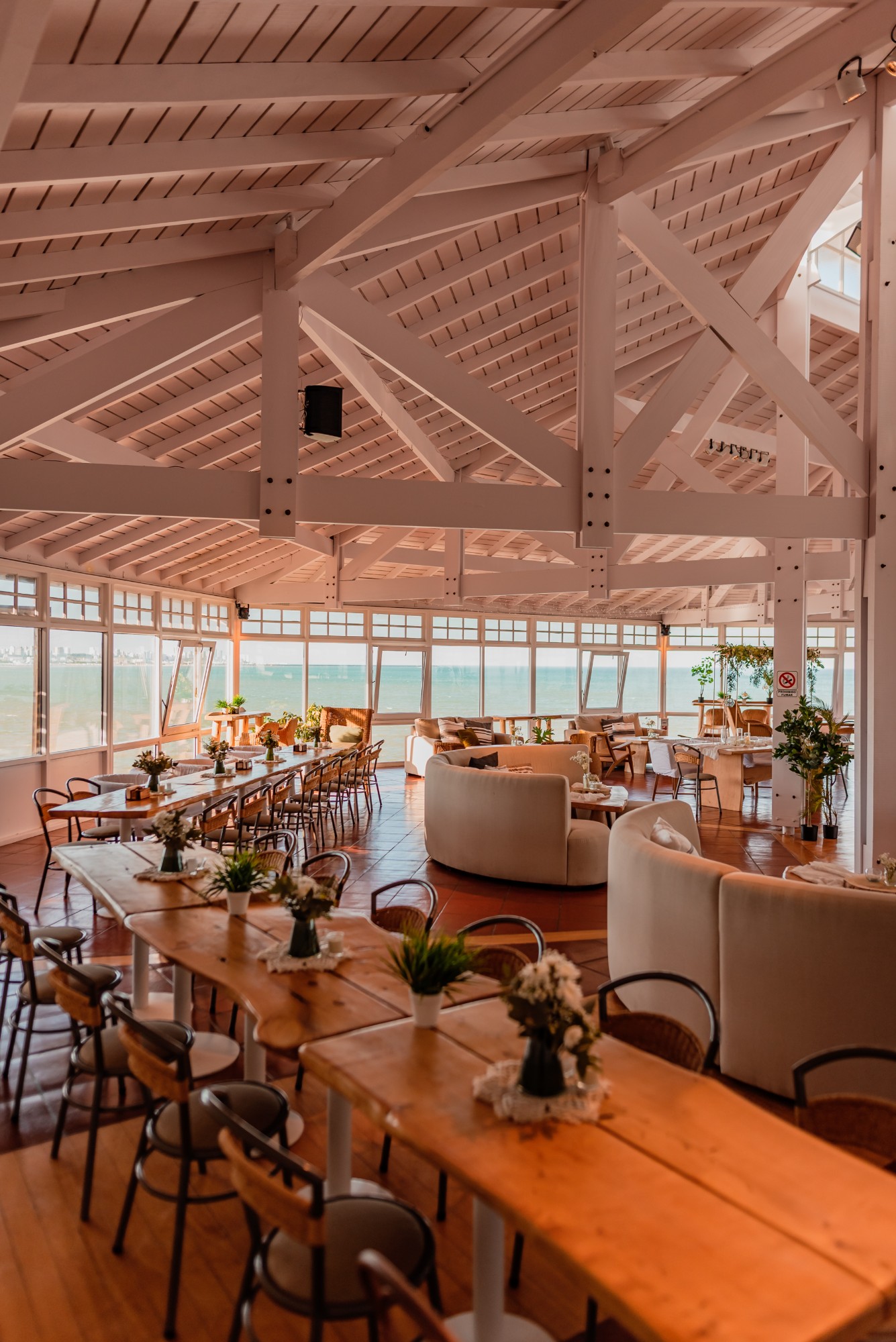 Panorámica del salón frente al mar — Mar Eventos