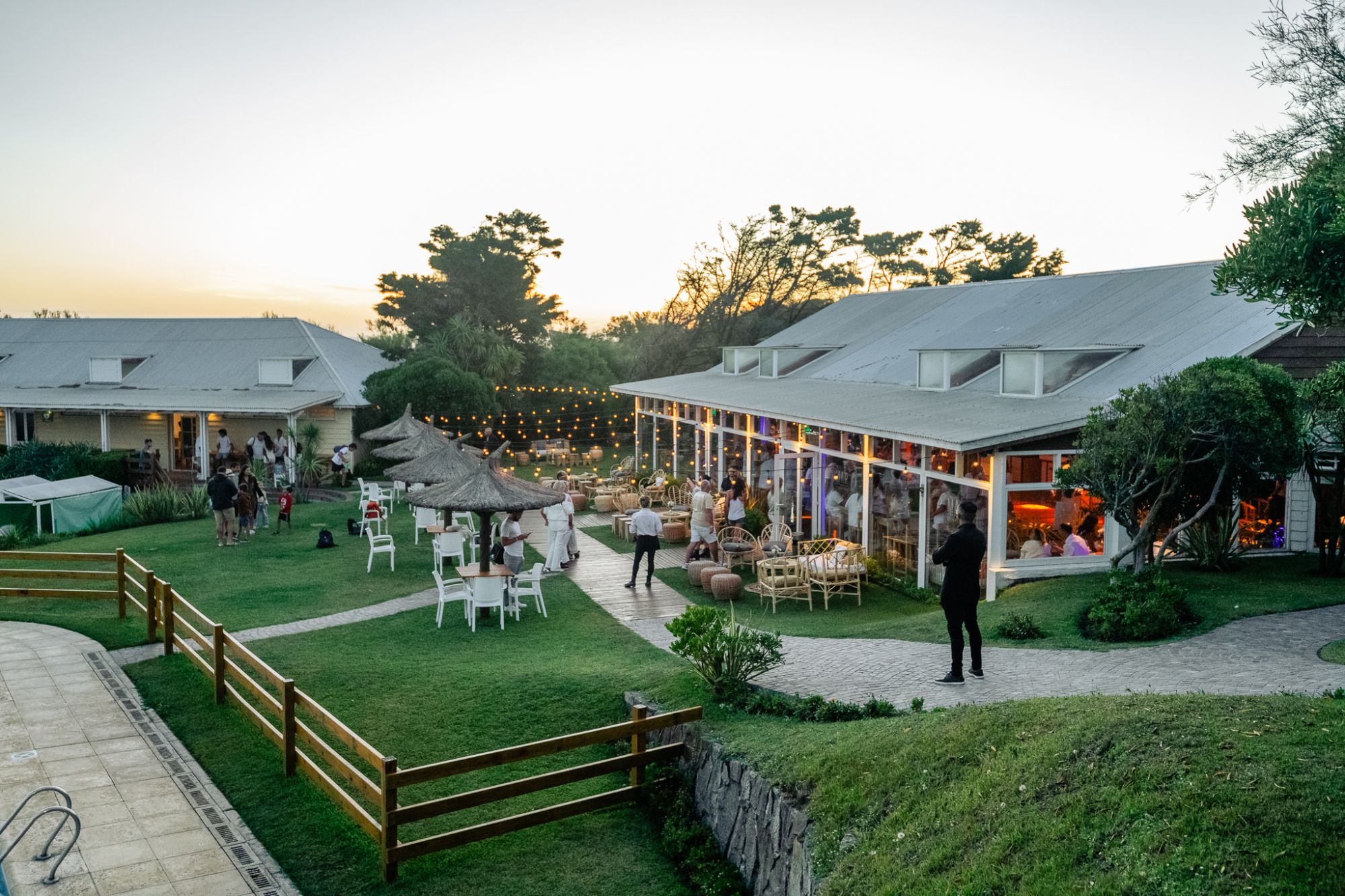Salón Mirador 9 — Exterior al atardecer